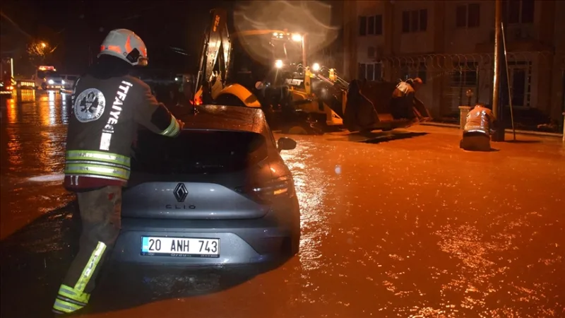 Die heftigen Regenfälle in Manisa haben das Leben beeinträchtigt